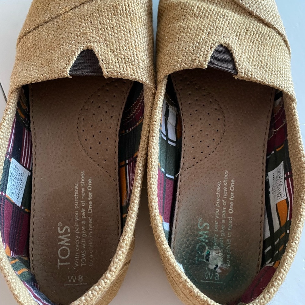 Tom’s Classic Natural Burlap Woman’s Canvas Espadrilles / Size 8 - Picture 4 of 11